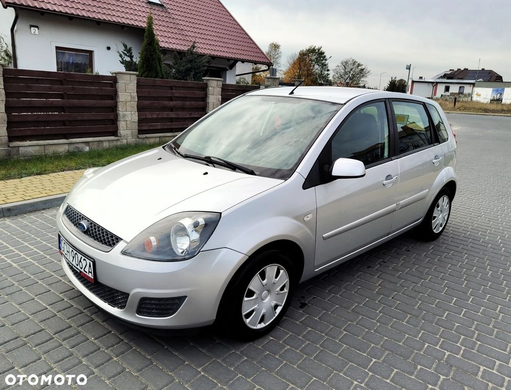 Ford Fiesta 1.3 Ambiente - 1