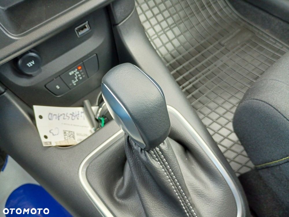 Citroën C3 1.2 PureTech Shine EAT6 - 22