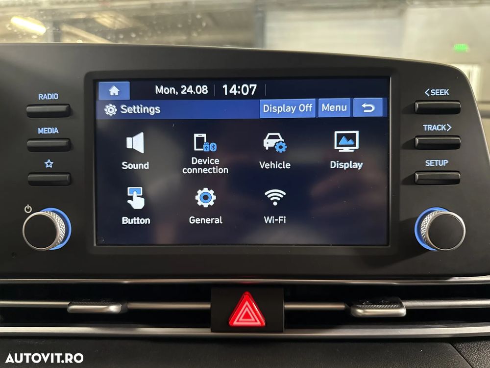 Hyundai Elantra - 21