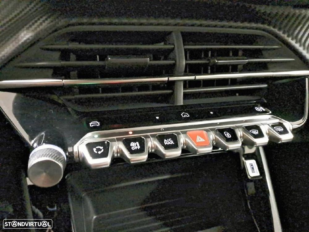 Peugeot e-2008 54 kWh SE Style - 21