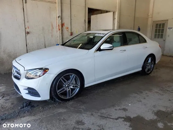 Mercedes-Benz Klasa E 300 9G-TRONIC Exclusive