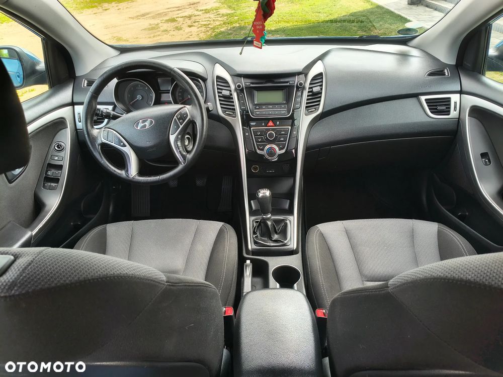 Hyundai i30 ver-1-6-crdi-select - 19