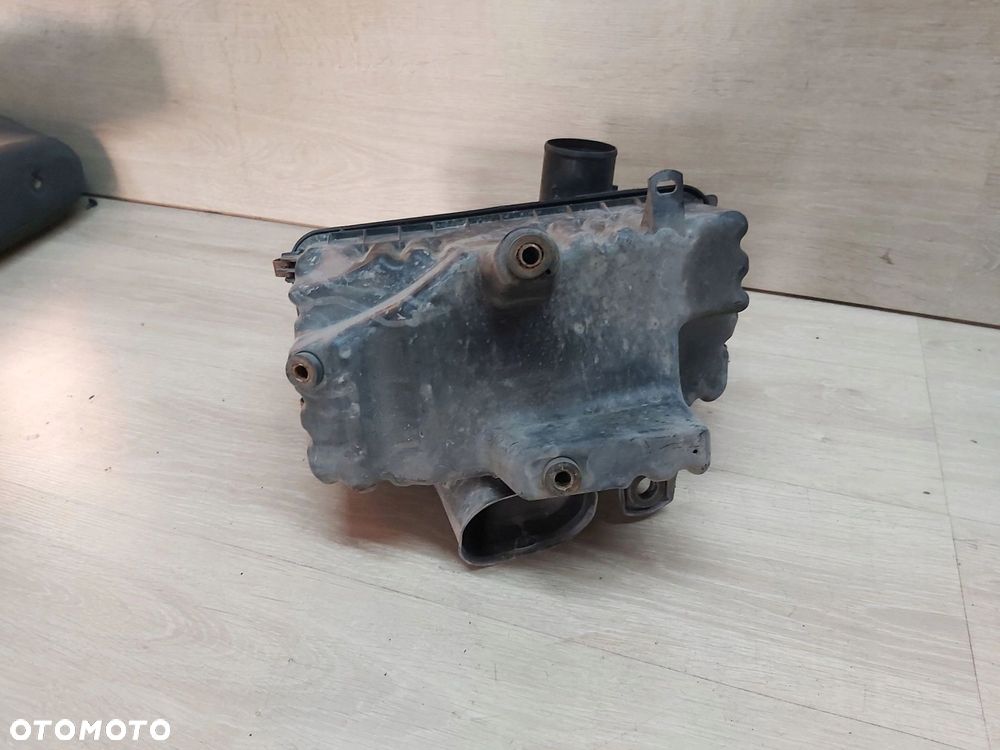 Toyota RAV4 I 2,0 3s-fe obudowa filtra powietrza puszka 17705-74380 - 5