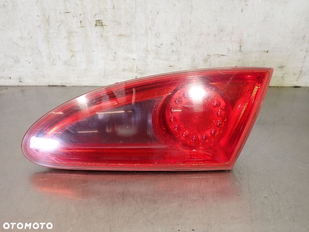 LAMPA PRAWA TYLNA KLAPA SEAT LEON II - 1