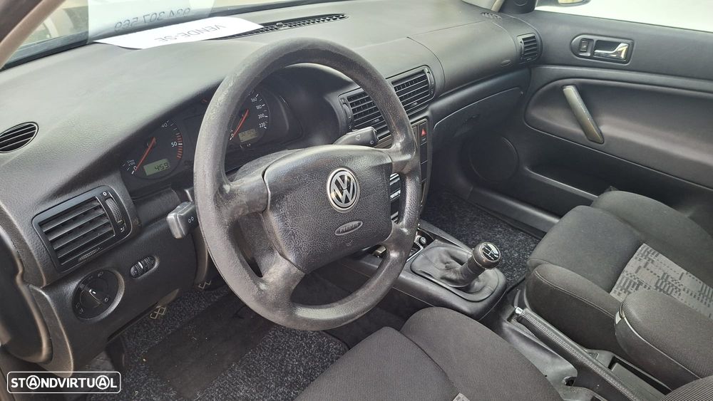VW Passat 1.9 TDi Confortline - 2