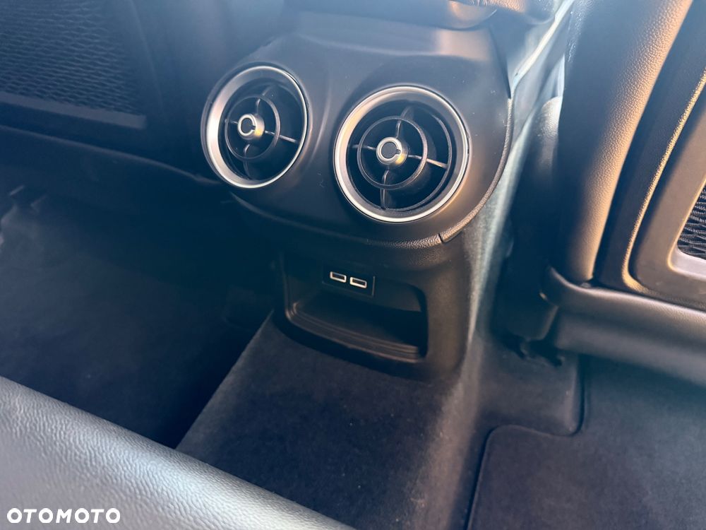 Alfa Romeo Stelvio 2.2 JTDM Q4 - 21