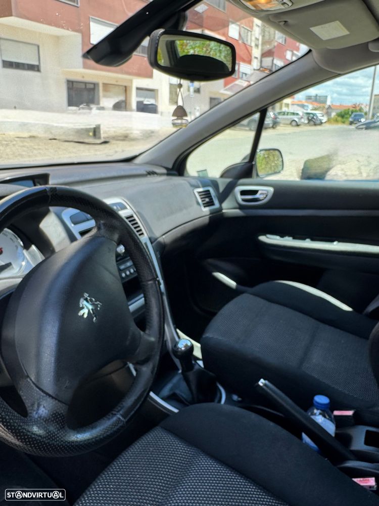 Peugeot 307 SW 1.6 HDi FAP Expedition - 14