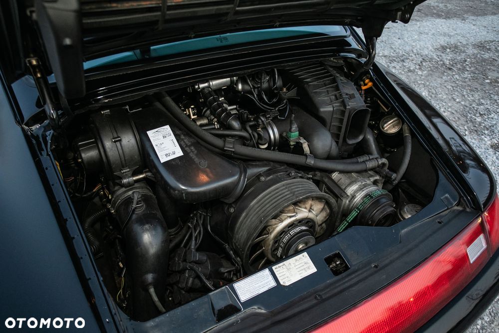 Porsche 911 Carrera 4 - 39