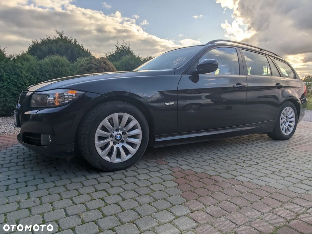 BMW Seria 3 320i Touring - 15