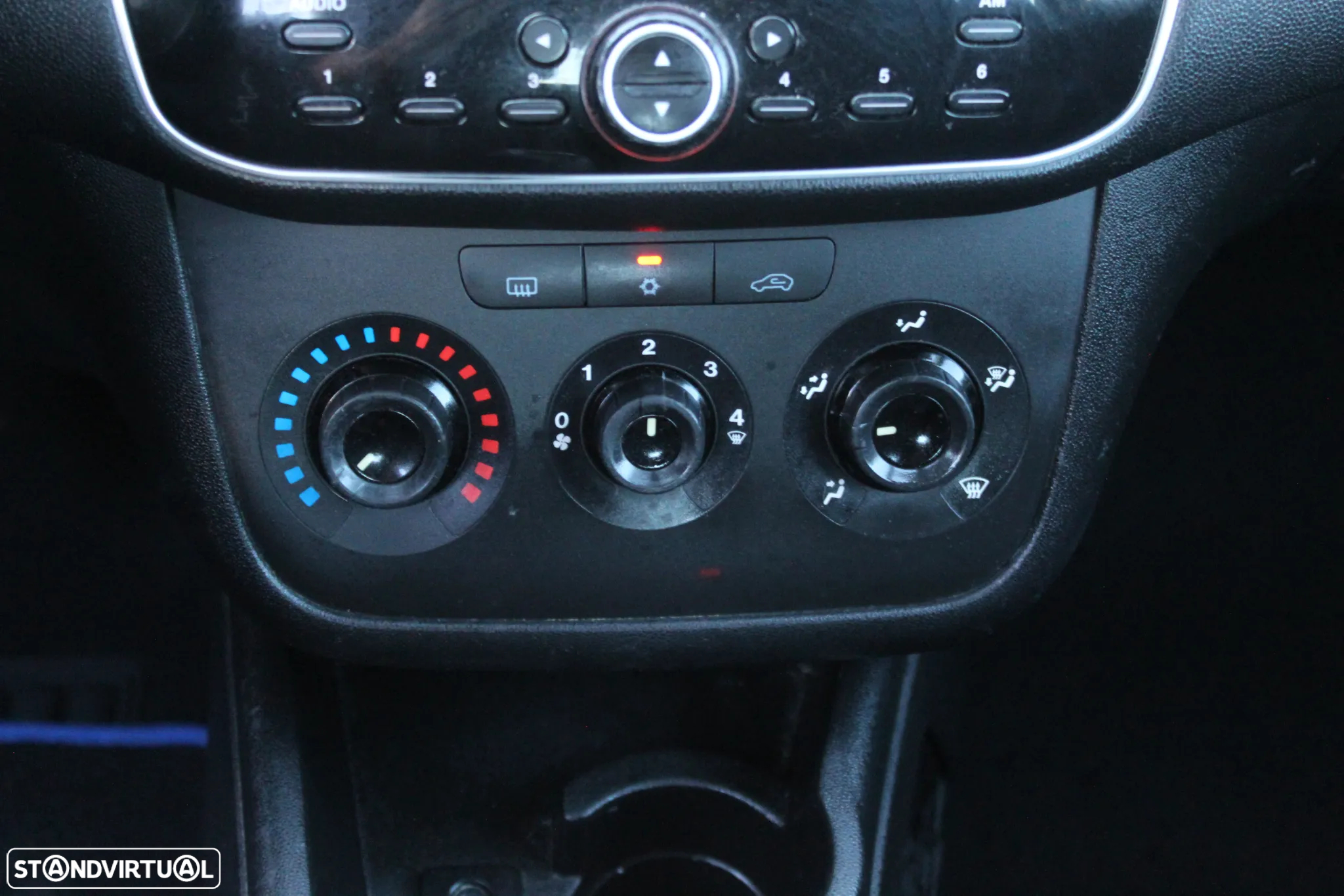 Fiat Punto 1.3 M-Jet Lounge S&S - 12