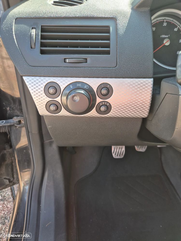 Opel Astra GTC 1.3 CDTI - 11