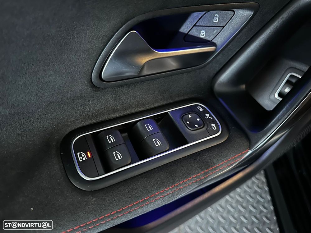 Mercedes-Benz A 250 e AMG Line - 14