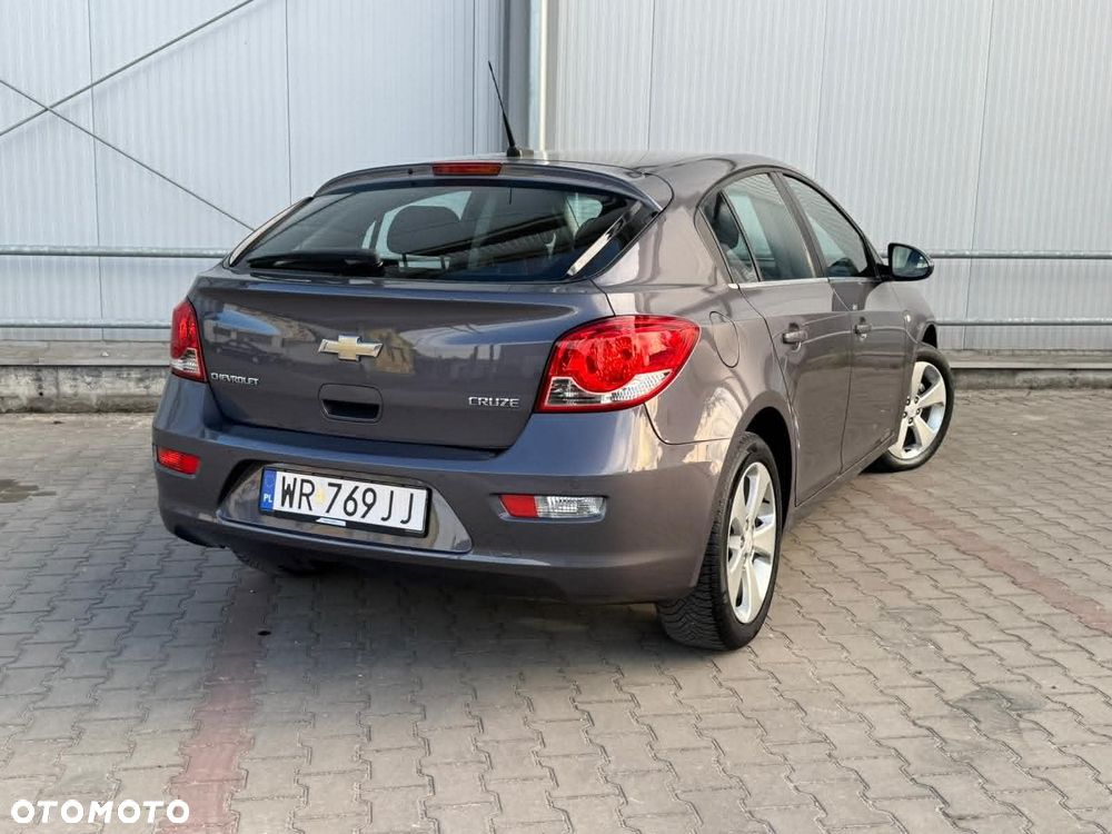 Chevrolet Cruze 1.8 LTZ - 17