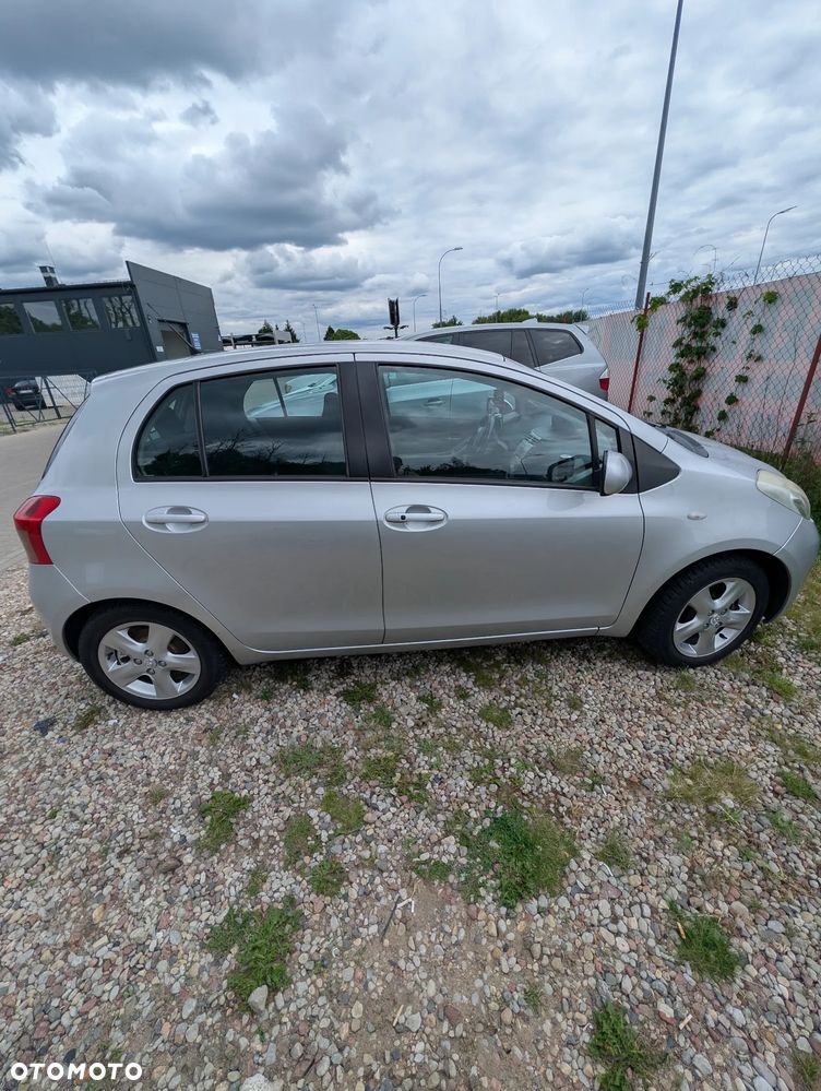 Toyota Yaris 1.3 Sol - 5