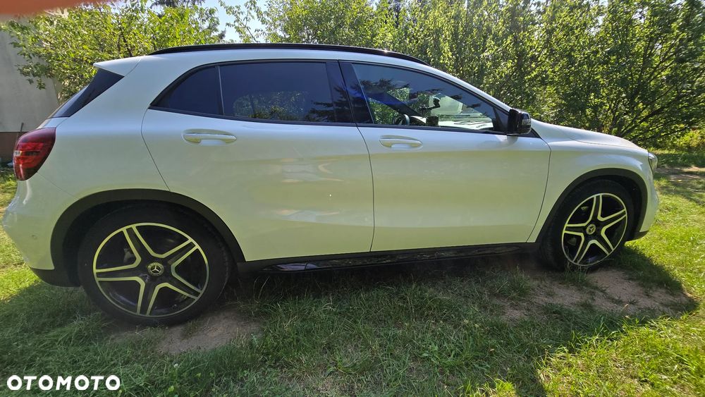 Mercedes-Benz GLA 200 7G-DCT AMG Line - 5