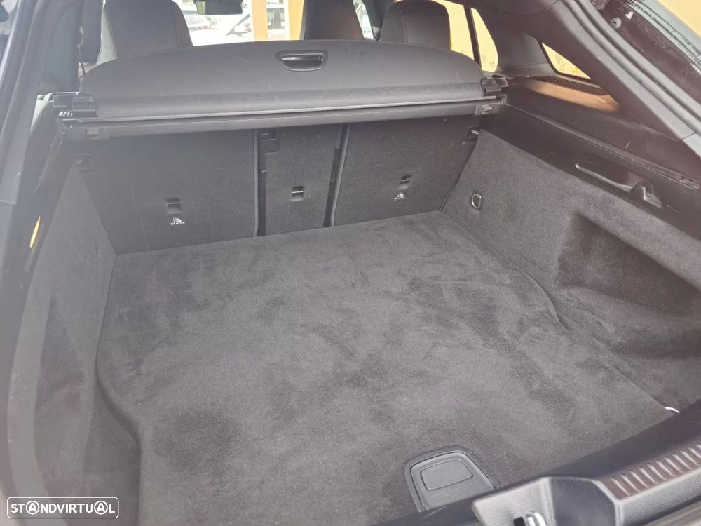 Mercedes-Benz CLA 250 e Shooting Brake AMG Line — fotografia 12