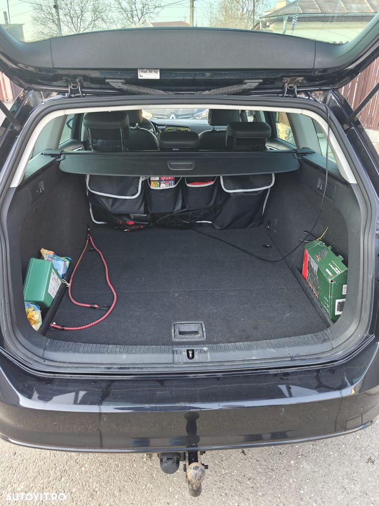 Volkswagen Golf - 11