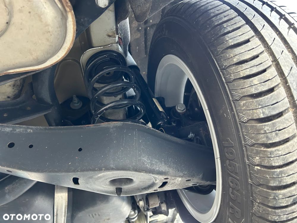 Volkswagen Golf - 16