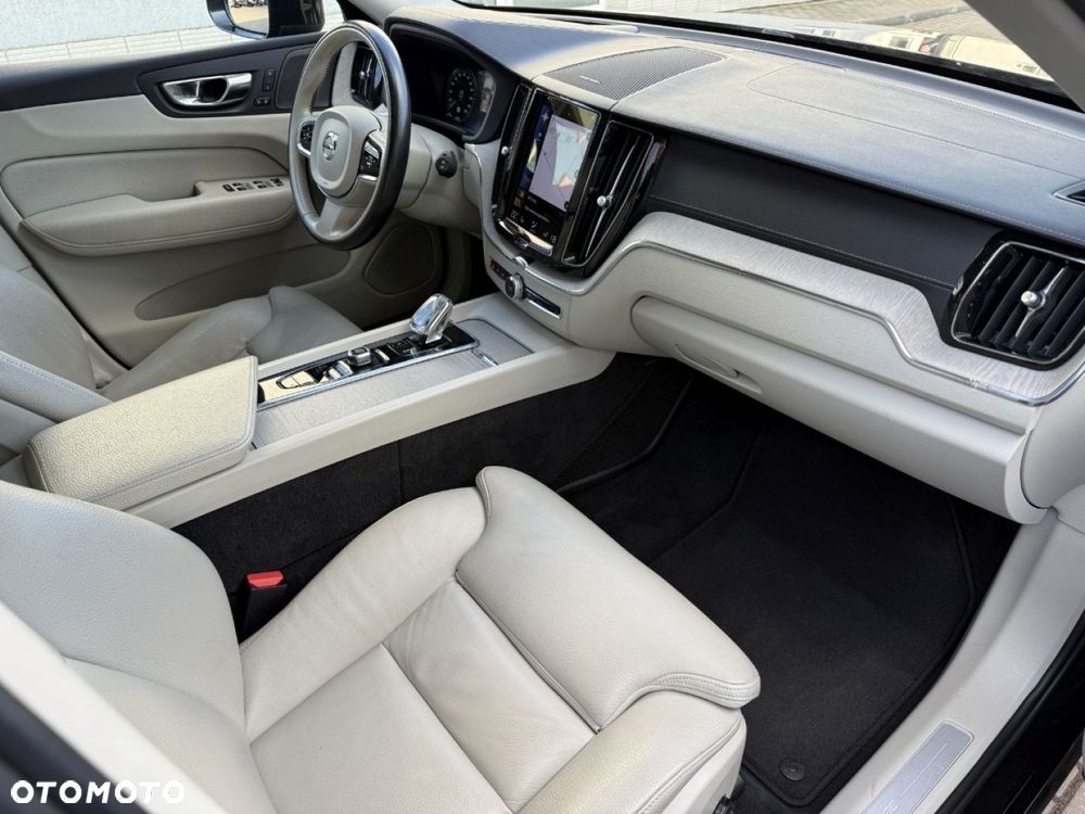 Volvo XC 60 T6 Plug-In Hybrid AWD Inscription - 34