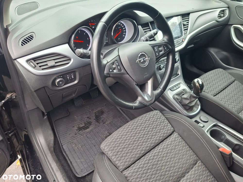 Opel Astra 1.6 CDTI Essentia - 17