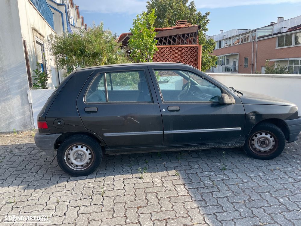 Renault Clio 1.2 RN - 1