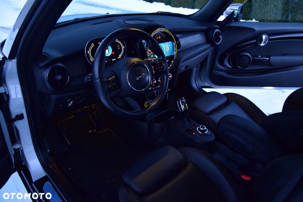 MINI Cooper SE Electric Trim - 17