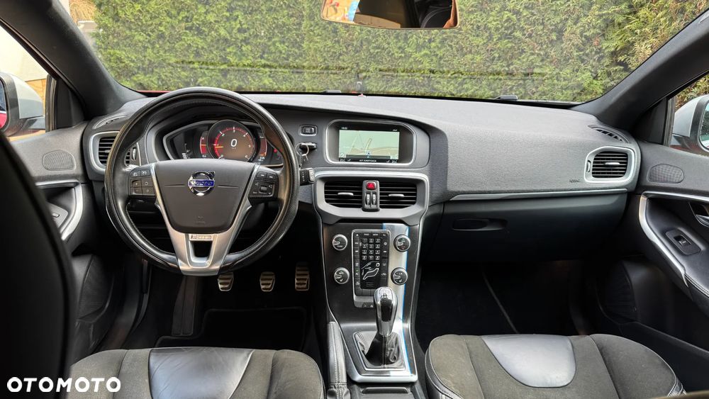 Volvo V40 D2 Drive-E R-Design Momentum - 20