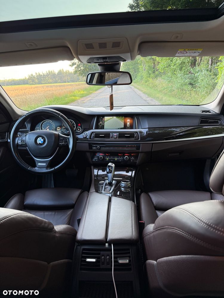 BMW Seria 5 528i xDrive Luxury Line - 10