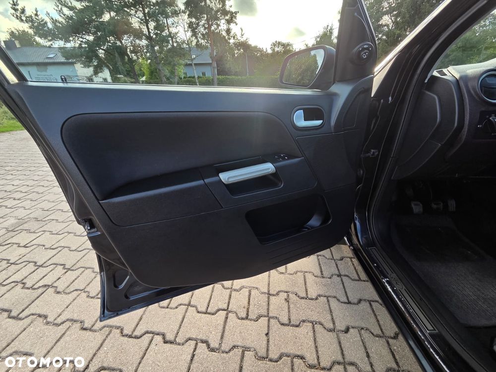 Ford Fusion - 16