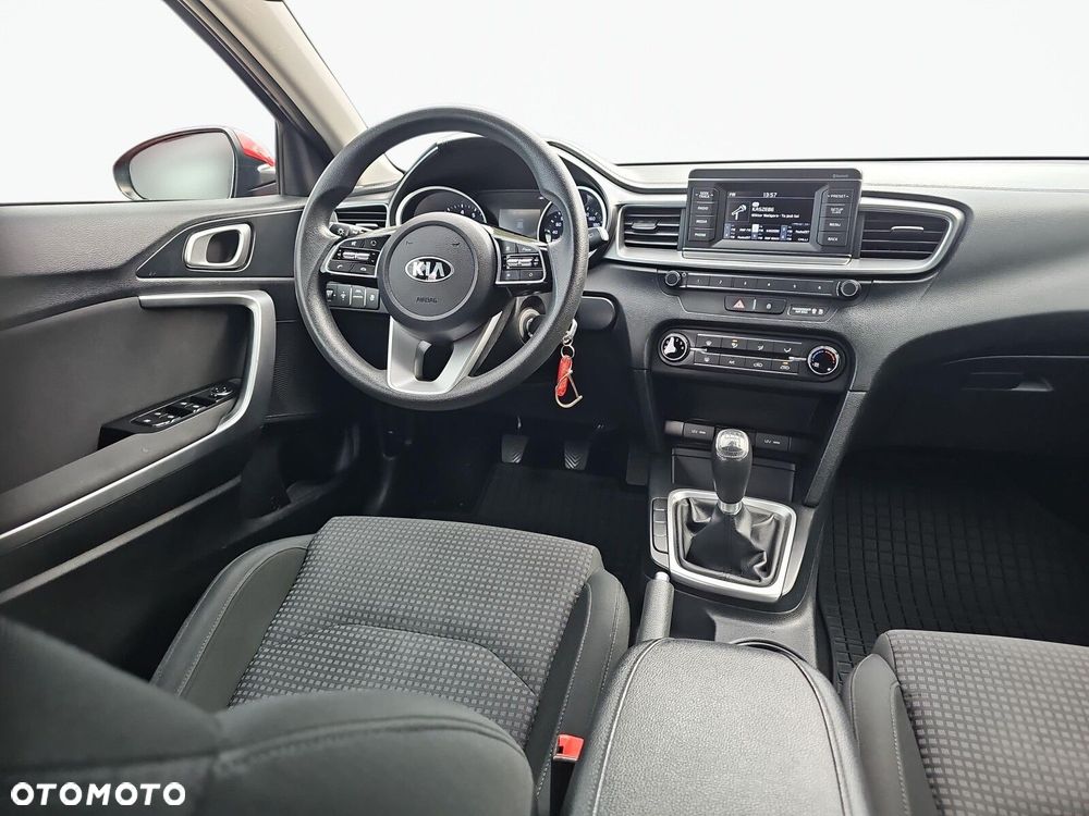 Kia Ceed - 16