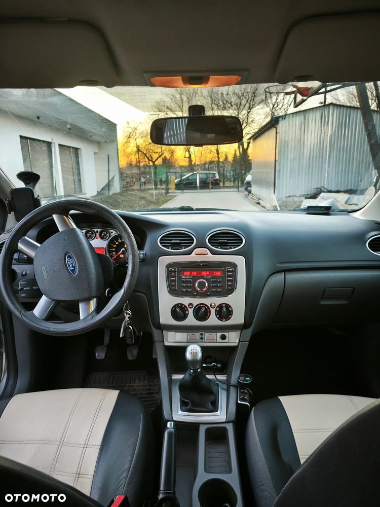 Ford Focus 1.8 TDCi Ambiente - 12
