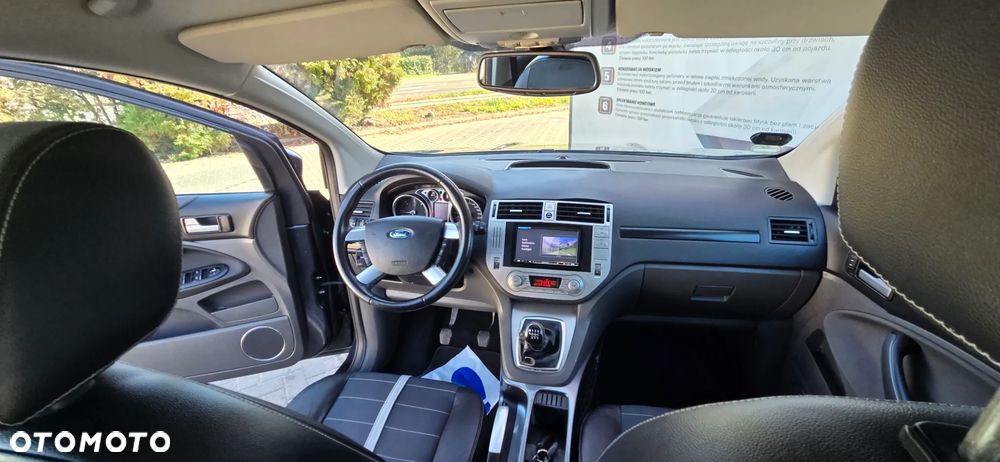Ford Kuga 2.0 TDCi 2x4 Titanium - 34