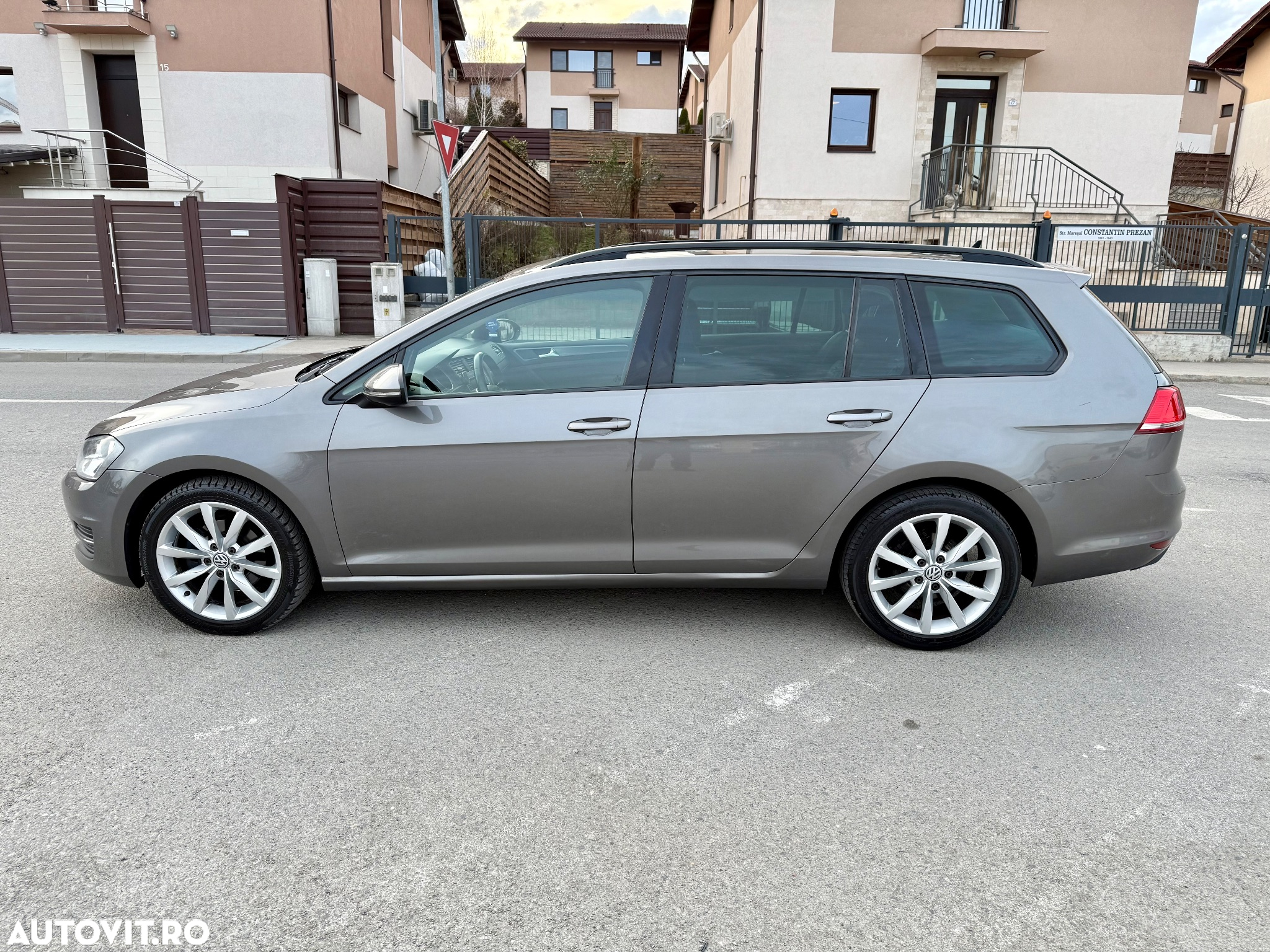 Volkswagen Golf 1.6 BlueTDI DSG Comfortline - 31