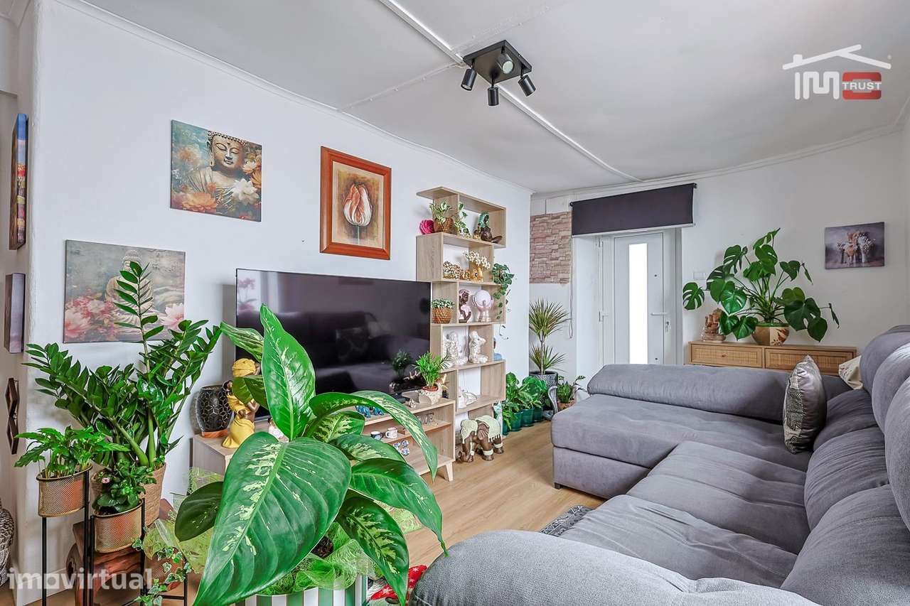 Fantástica Moradia T2 com Terraço e Quintal - Samouco - Grande imagem: 4/25