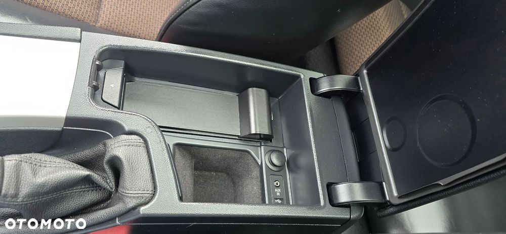 BMW Seria 3 318i Touring Edition Exclusive - 32
