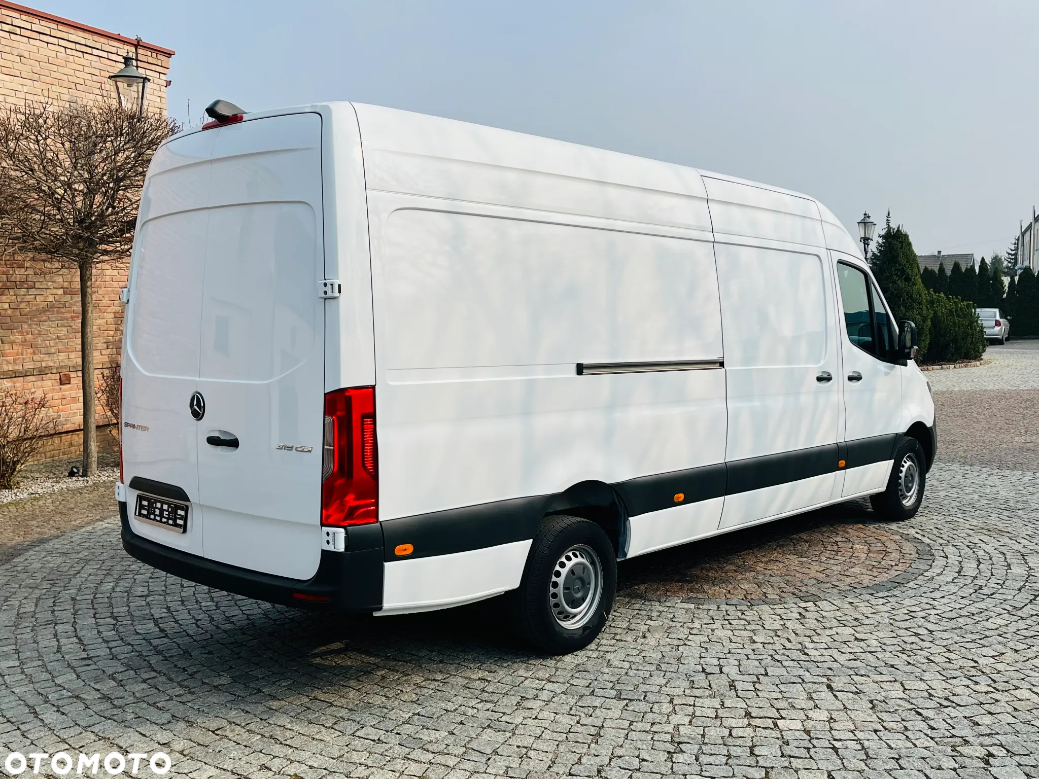 Mercedes-Benz SPRINTER 319 V6 L3H2 - 5