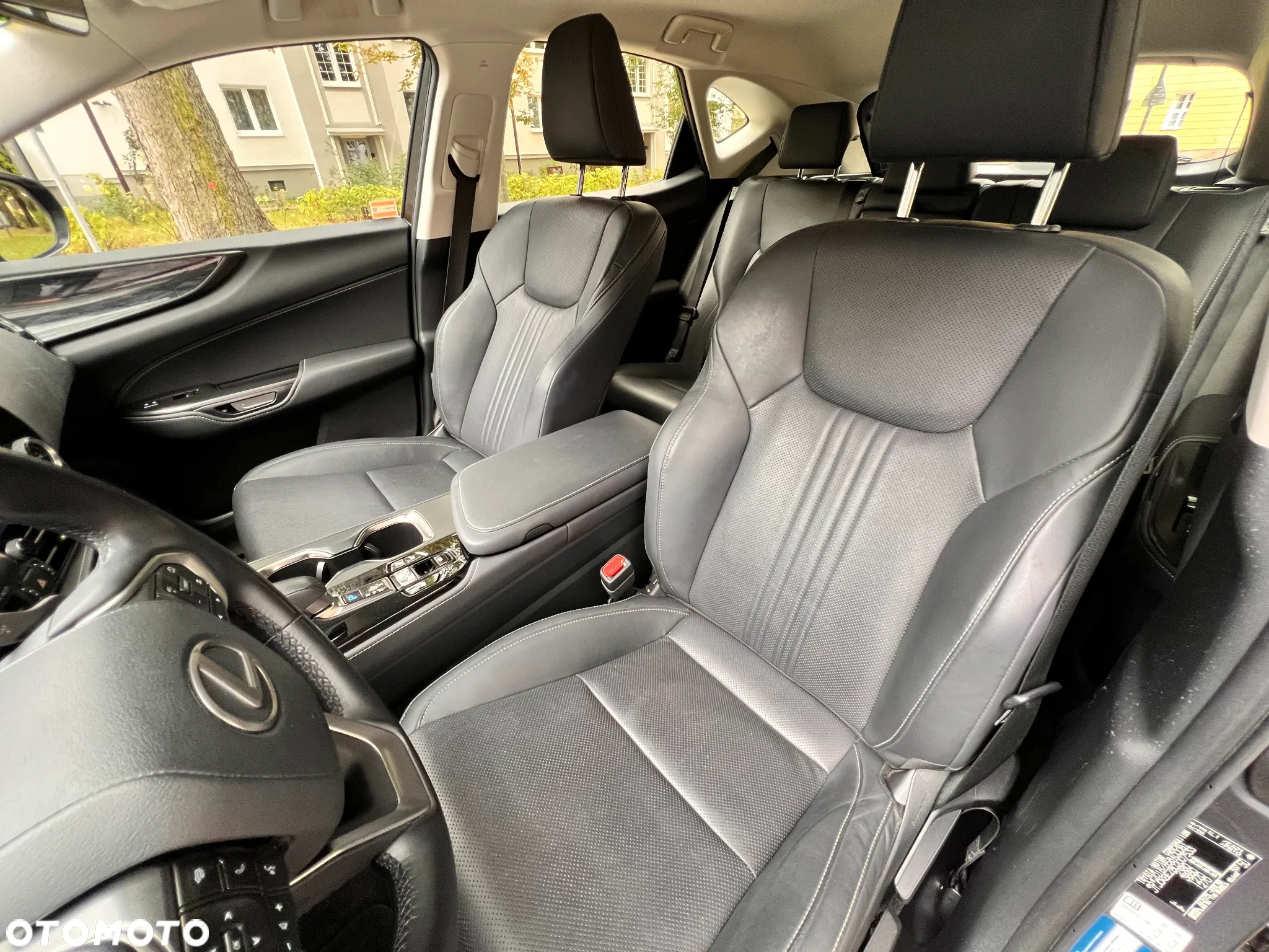 Lexus NX 350h Business AWD - 9