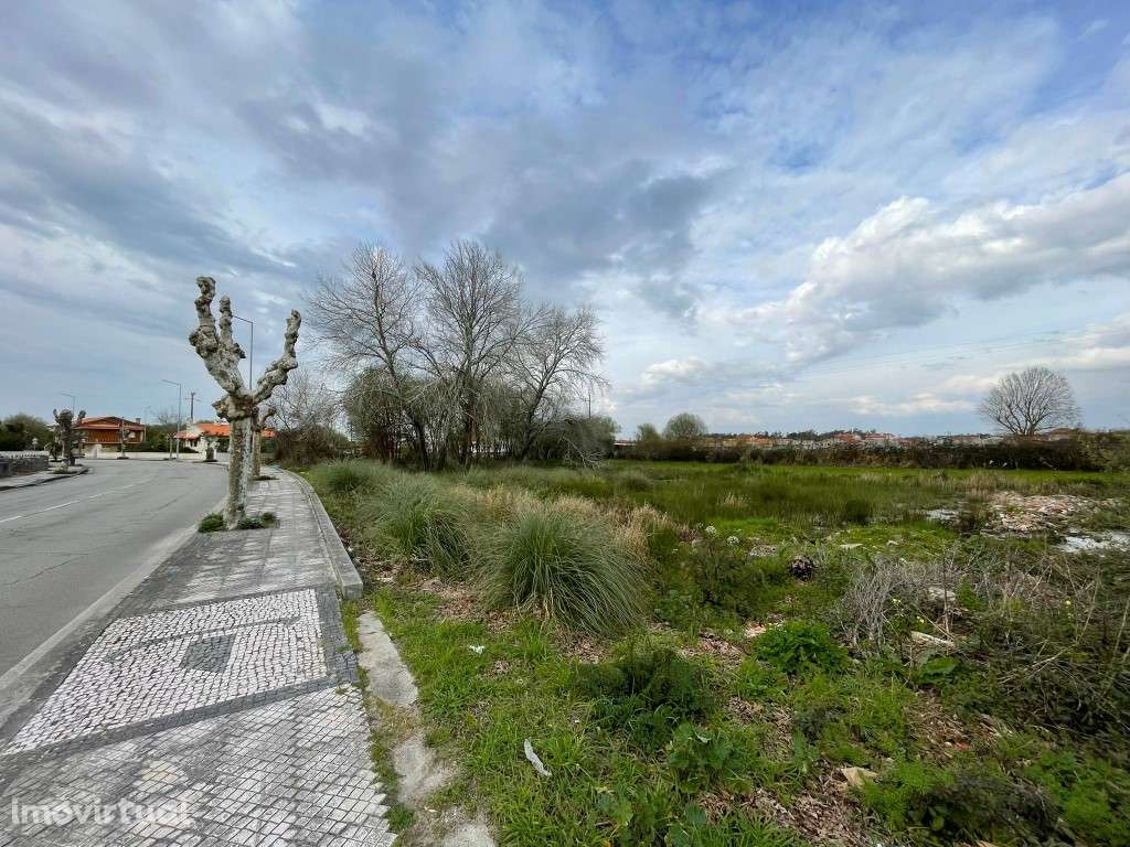 TERRENO P/ CONSTRUÇÃO - Grande imagem: 3/5