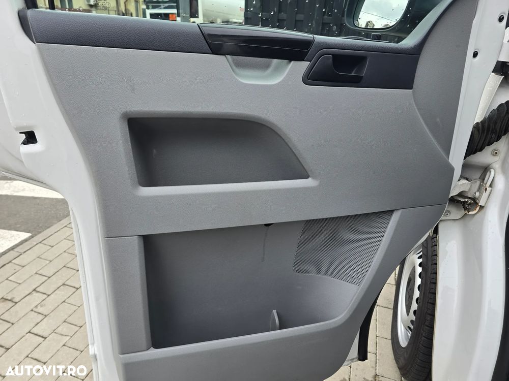 Volkswagen Transporter - 9