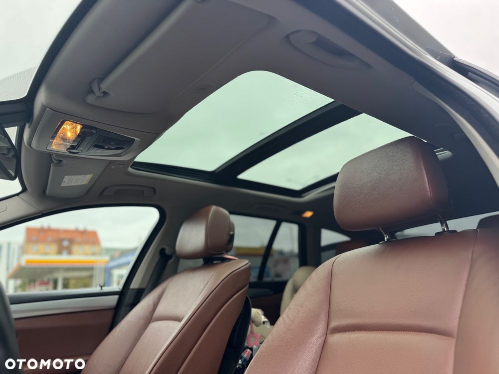 BMW Seria 5 525d Luxury Line - 31