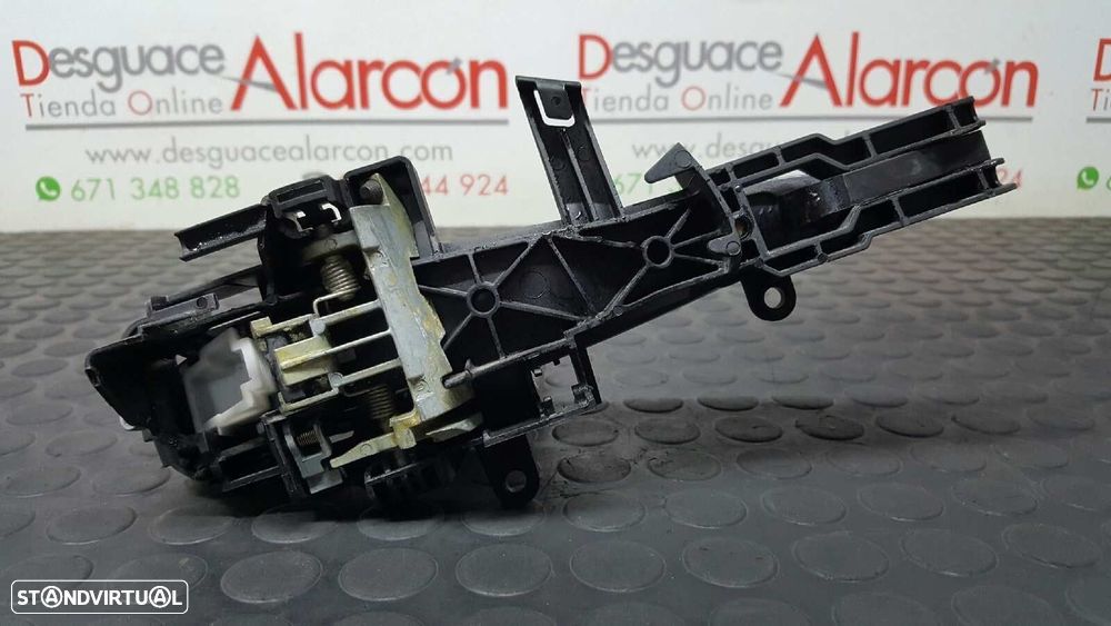 PUXADOR EXTERIOR TRASEIRO ESQUERDO BMW SERIE 1 BERLINA (E81/E87) 118D - 2