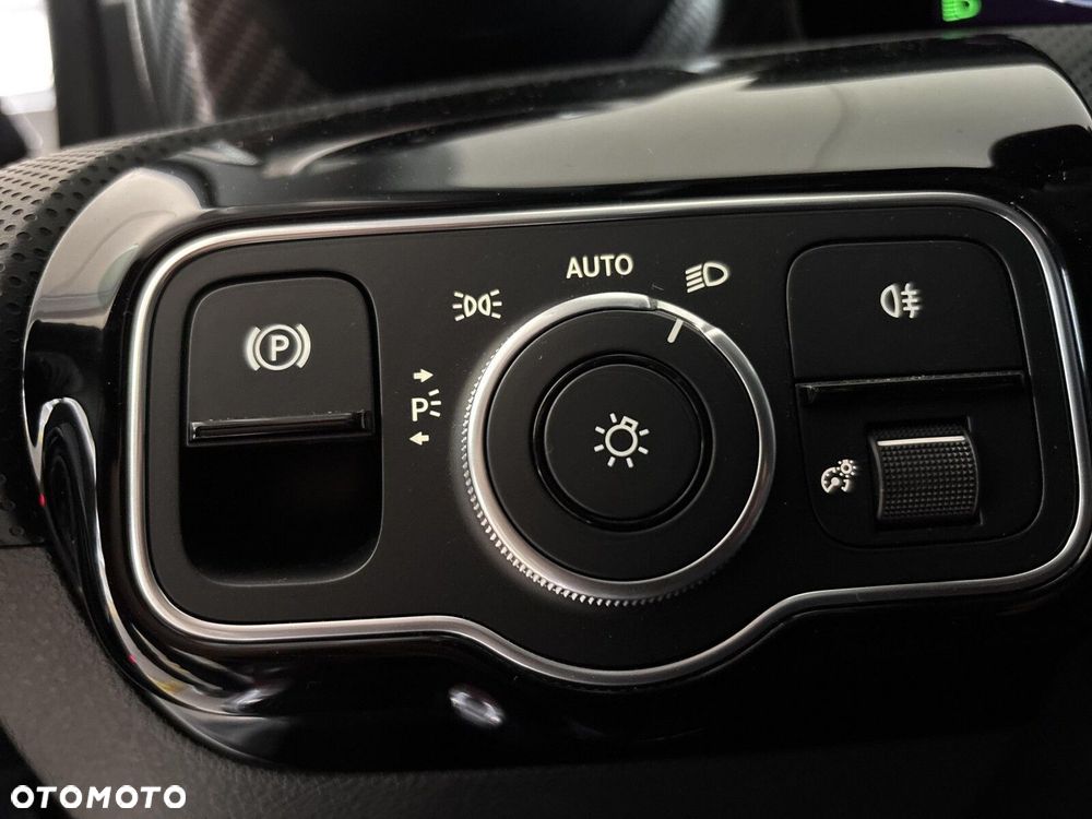 Mercedes-Benz CLA - 25