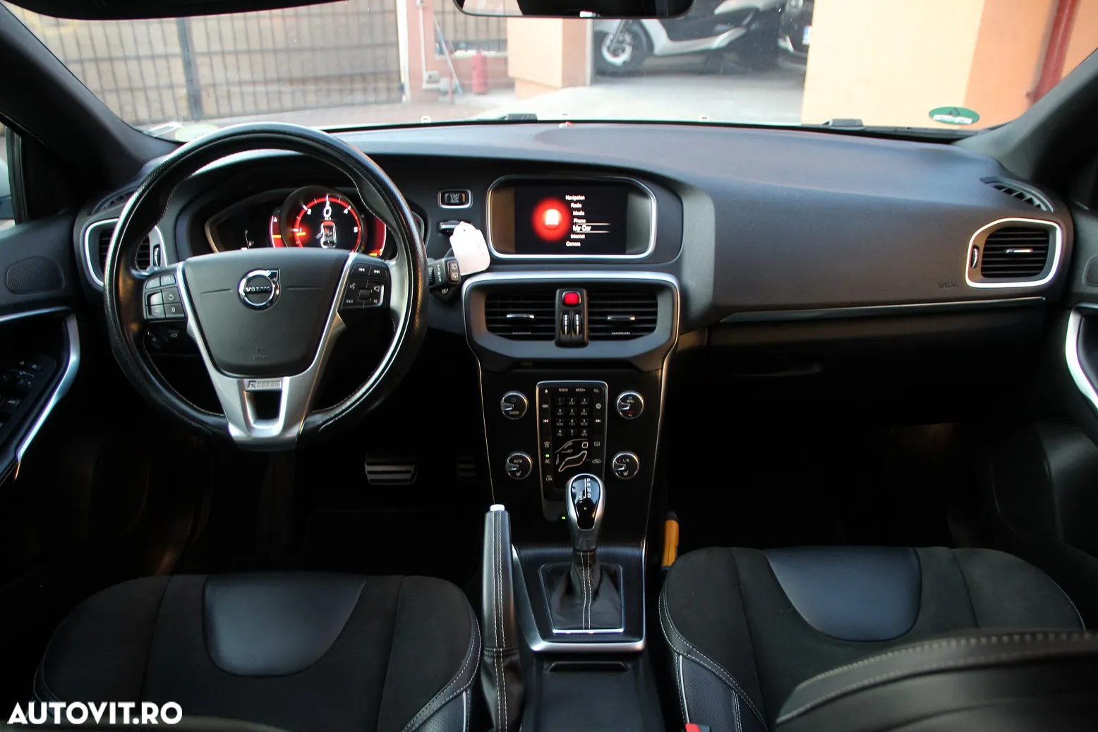 Volvo V40 D3 Geartronic RDesign - 2