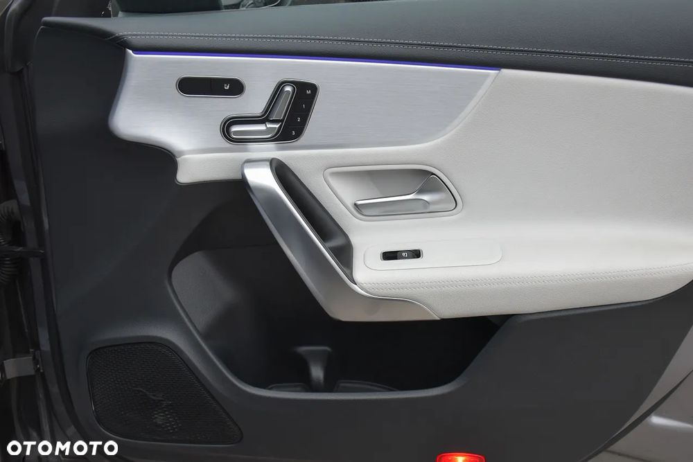 Mercedes-Benz CLA 200 d AMG Line 8G-DCT - 26