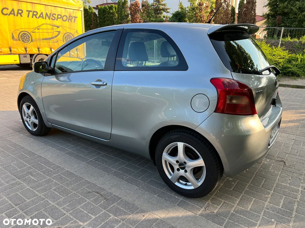 Toyota Yaris 1.3 Sol - 2