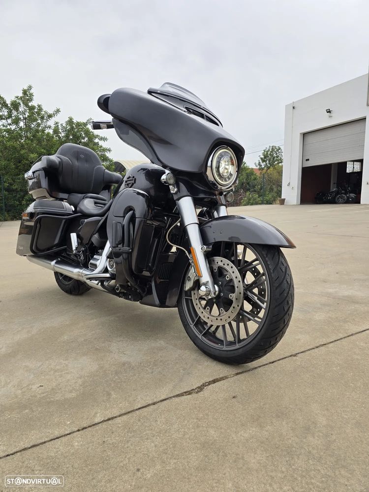 Harley-Davidson FLHXS Street Glide 117 CVO - 8