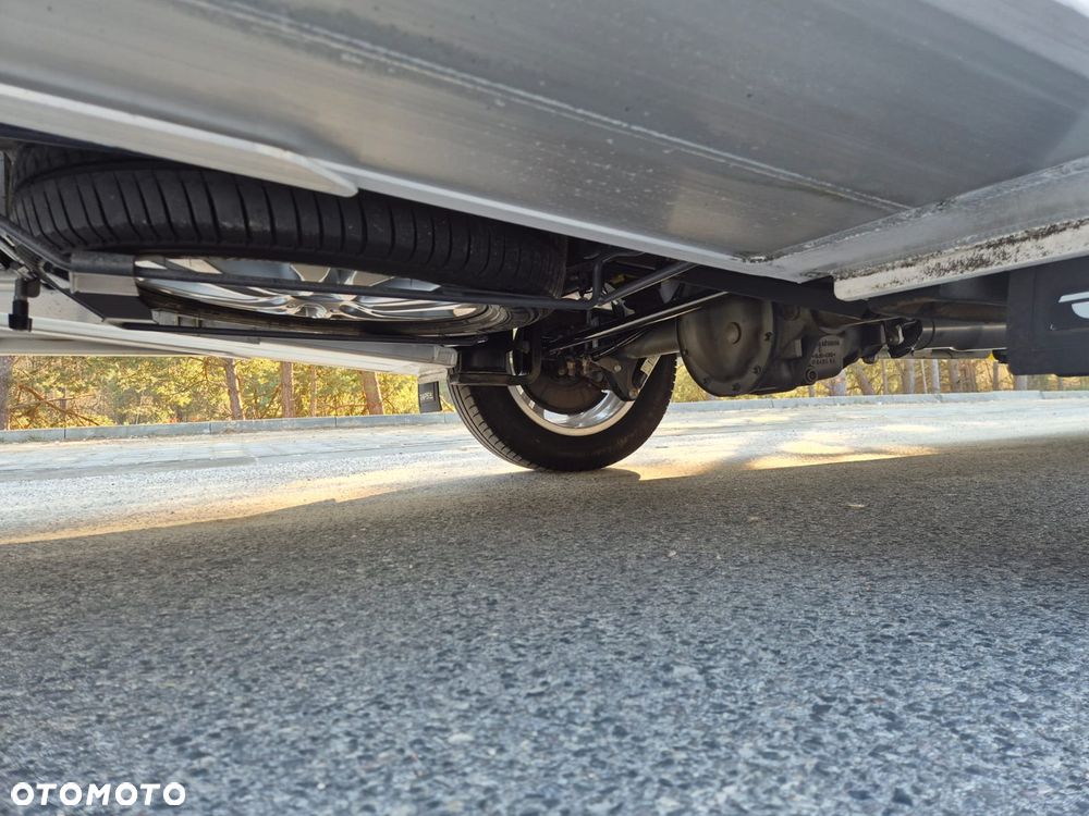 Mercedes-Benz Sprinter - 28