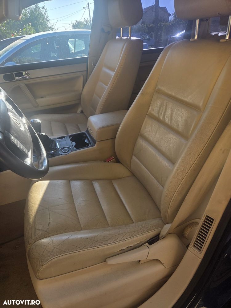 Volkswagen Touareg - 1