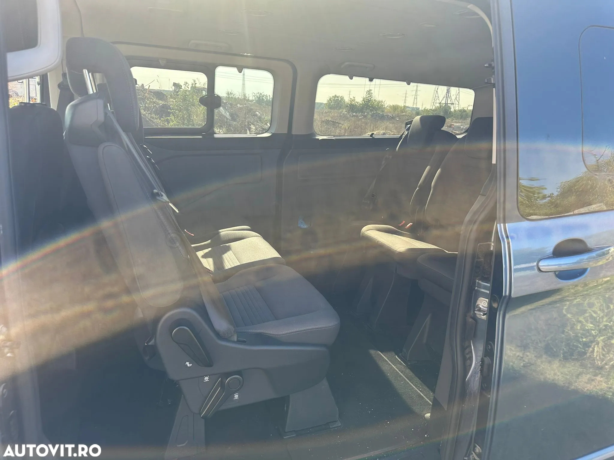 Ford Tourneo Custom Bus 320 2.0 EcoBlue 170 CP L2H1 Titanium X Aut. - 5