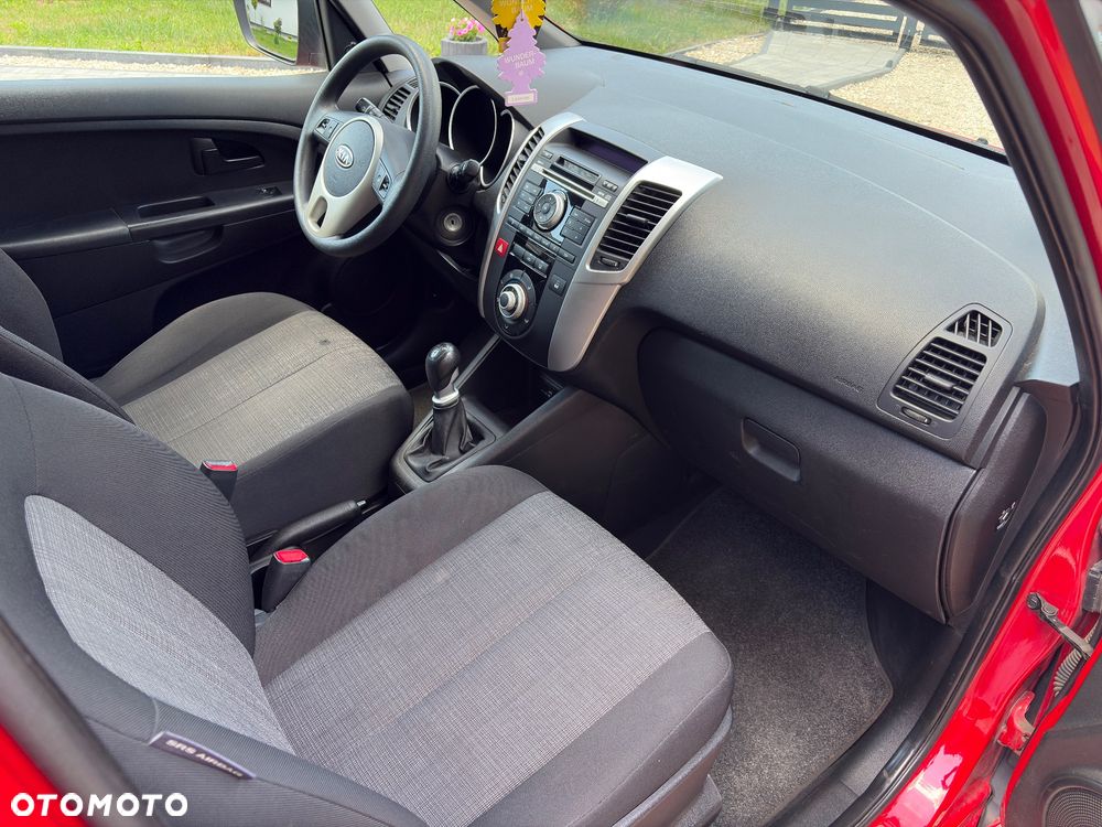 Kia Venga - 25